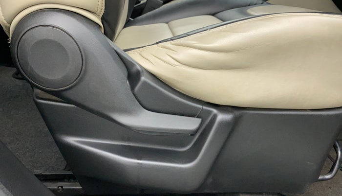 2020 Maruti New Wagon-R LXI CNG 1.0 L, CNG, Manual, 51,129 km, Driver Side Adjustment Panel