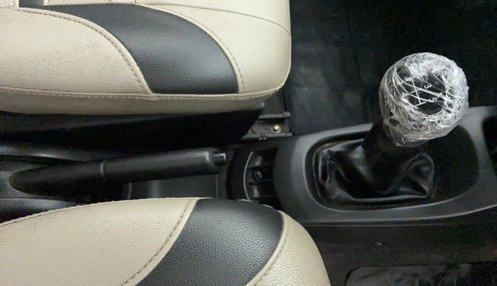 2016 Maruti Wagon R 1.0 LXI, Petrol, Manual, 14,438 km, Gear Lever