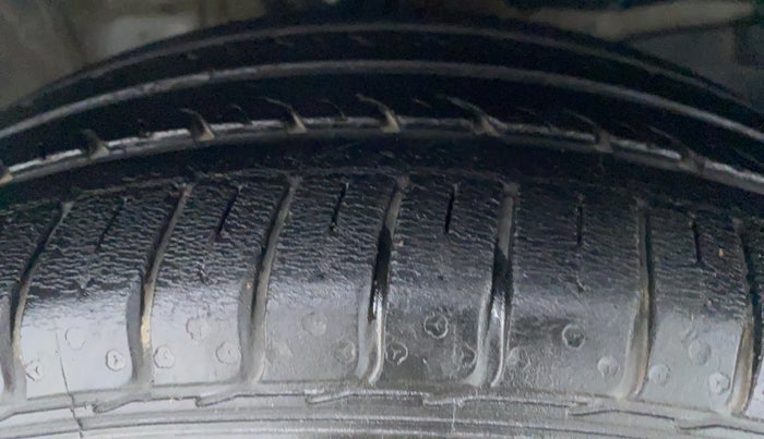 2017 Honda City SV MT PETROL, Petrol, Manual, 23,805 km, Left Front Tyre Tread