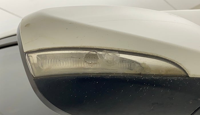 2017 Hyundai Verna 1.6 VTVT SX AT, Petrol, Automatic, 22,448 km, Right rear-view mirror - Indicator light has minor damage