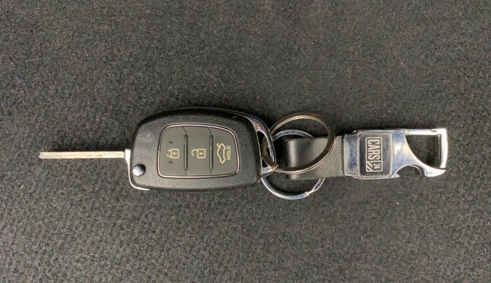 2017 Hyundai Verna 1.6 VTVT SX AT, Petrol, Automatic, 22,523 km, Key Close Up
