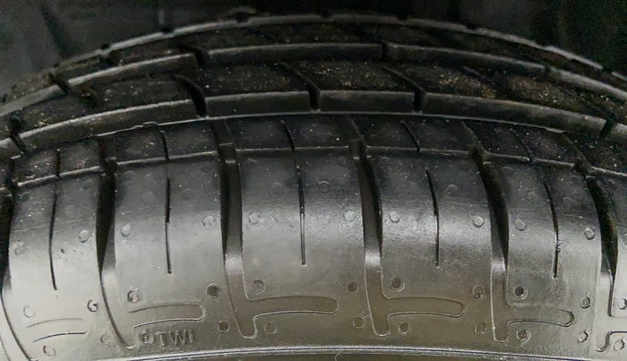 2013 Toyota Etios Liva GD, Diesel, Manual, 1,19,333 km, Left Front Tyre Tread
