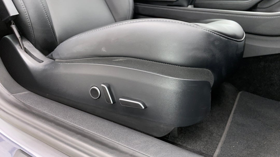 2021 Tesla Model 3 Long Range AWD, Automatic, 43821 km, Drivers Side Adjustment Panel