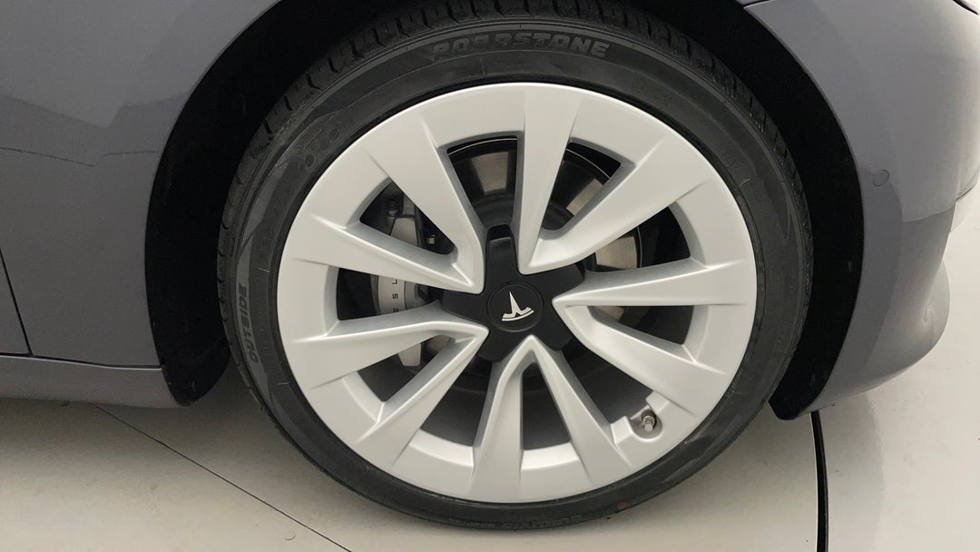 2021 Tesla Model 3 Long Range AWD, Automatic, 43821 km, Right Front Wheel