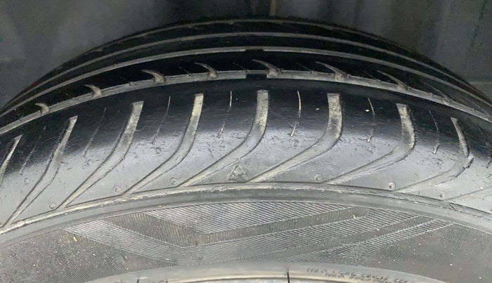 2018 Skoda Rapid 1.6 MPI MT ACTIVE, Petrol, Manual, 28,557 km, Left Rear Tyre Tread