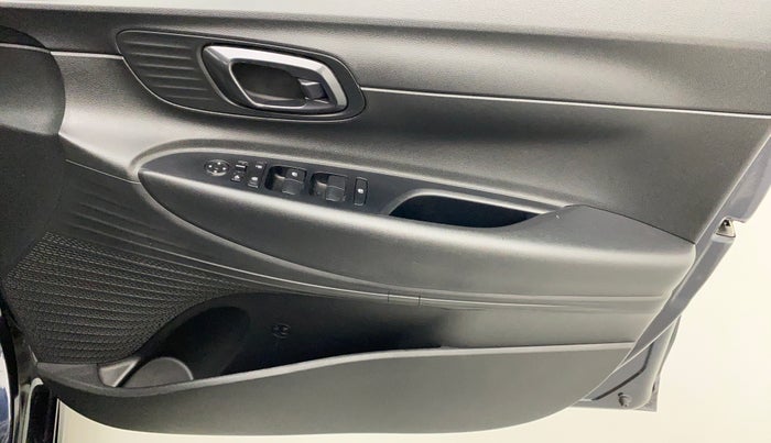 2021 Hyundai NEW I20 SPORTZ 1.2 MT, Petrol, Manual, 5,077 km, Driver Side Door Panels Control