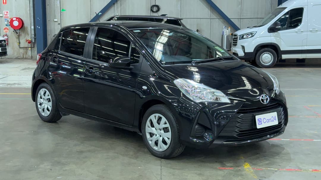 2018 Toyota Yaris Ascent, Automatic, 12903 km, Right Front Diagonal (45- Degree) View