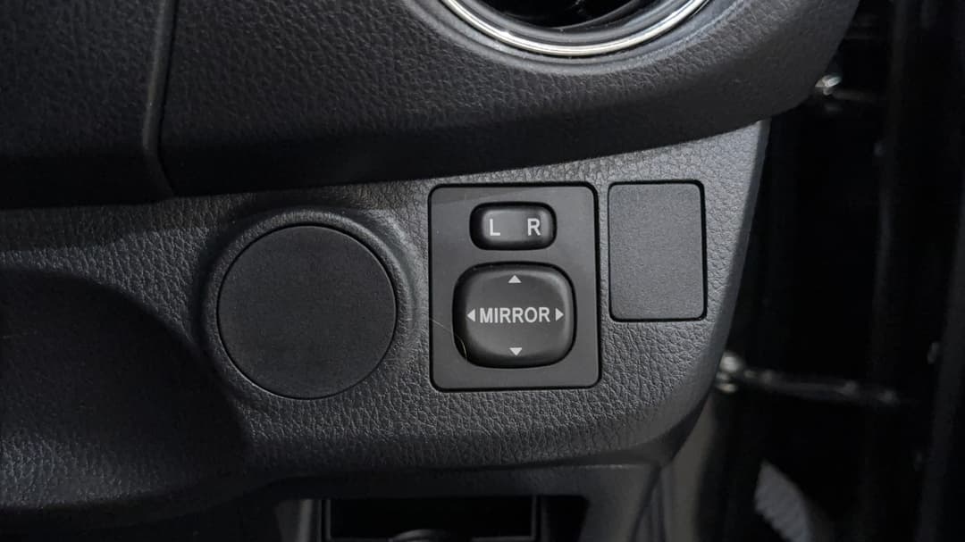 2018 Toyota Yaris Ascent, Automatic, 12903 km, Utility Switches/Buttons