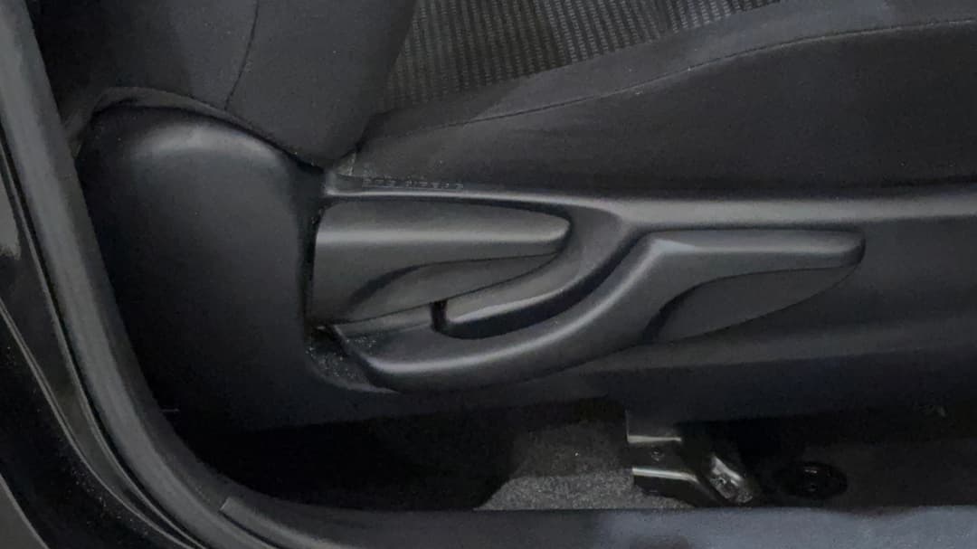 2018 Toyota Yaris Ascent, Automatic, 12903 km, Drivers Side Adjustment Panel