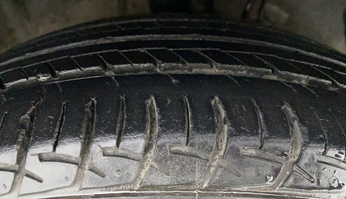2013 Hyundai i20 MAGNA O 1.2, CNG, Manual, 60,551 km, Right Front Tyre Tread