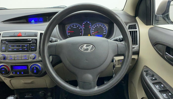 2013 Hyundai i20 MAGNA O 1.2, CNG, Manual, 60,551 km, Steering Wheel Close Up