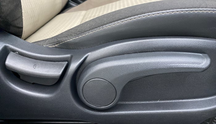 2018 Hyundai Elite i20 SPORTZ 1.2, Petrol, Manual, 9,093 km, Driver Side Adjustment Panel