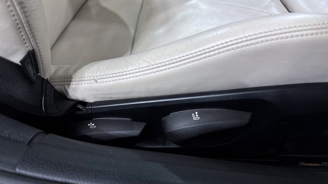 2011 BMW Z4 sDrive 23i, Automatic, 83315 km, Drivers Side Adjustment Panel