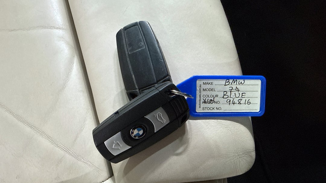 2011 BMW Z4 sDrive 23i, Automatic, 83315 km, Key Close-up