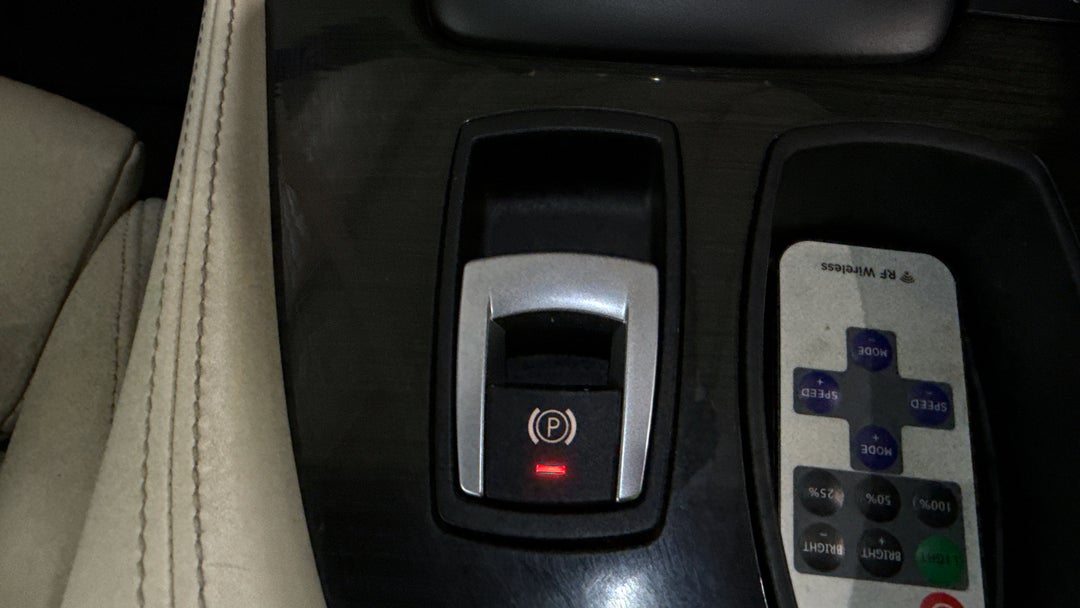 2011 BMW Z4 sDrive 23i, Automatic, 83315 km, Handbrake