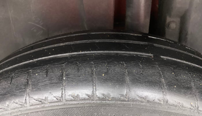2015 Maruti Swift LDI, Diesel, Manual, 79,359 km, Left Rear Tyre Tread
