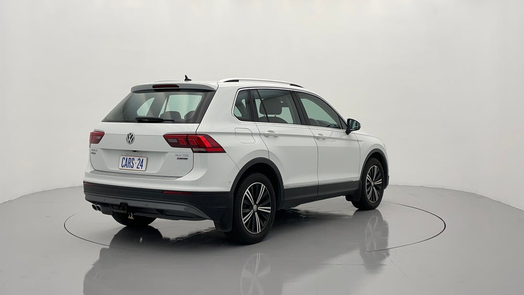 Right Back Diagonal (45- Degree) View