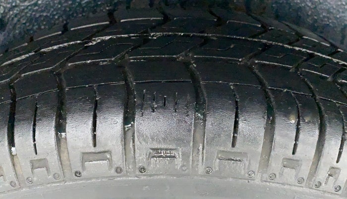 2017 Maruti OMNI E 8 STR, Petrol, Manual, 14,671 km, Left Rear Tyre Tread