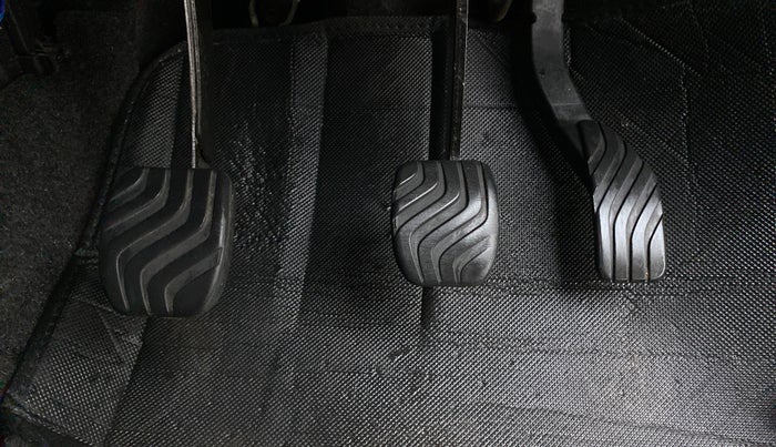 2018 Datsun Redi Go S 1.0, Petrol, Manual, 67,035 km, Pedals