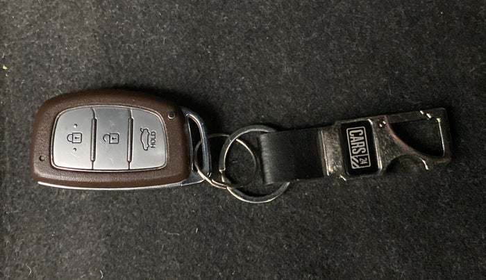 2019 Hyundai New Elantra 2.0 SX (O) AT, Petrol, Automatic, 30,241 km, Key Close Up