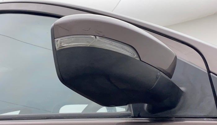 2017 Tata Tiago XZ PETROL, Petrol, Manual, 43,539 km, Right rear-view mirror - Indicator light has minor damage