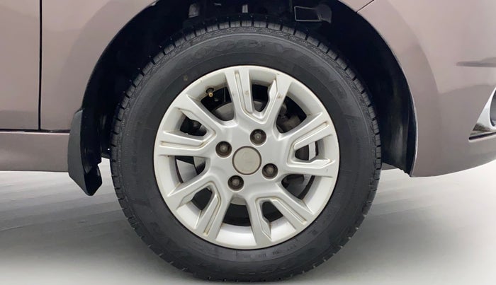 2017 Tata Tiago XZ PETROL, Petrol, Manual, 43,539 km, Right Front Wheel