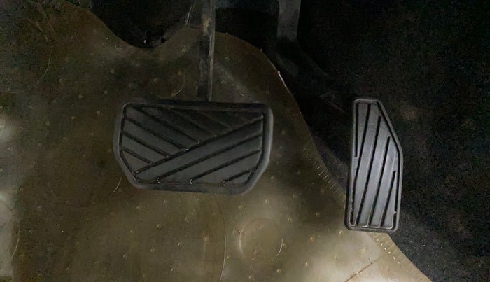2016 Maruti Wagon R 1.0 VXI AMT, Petrol, Automatic, 65,129 km, Pedals
