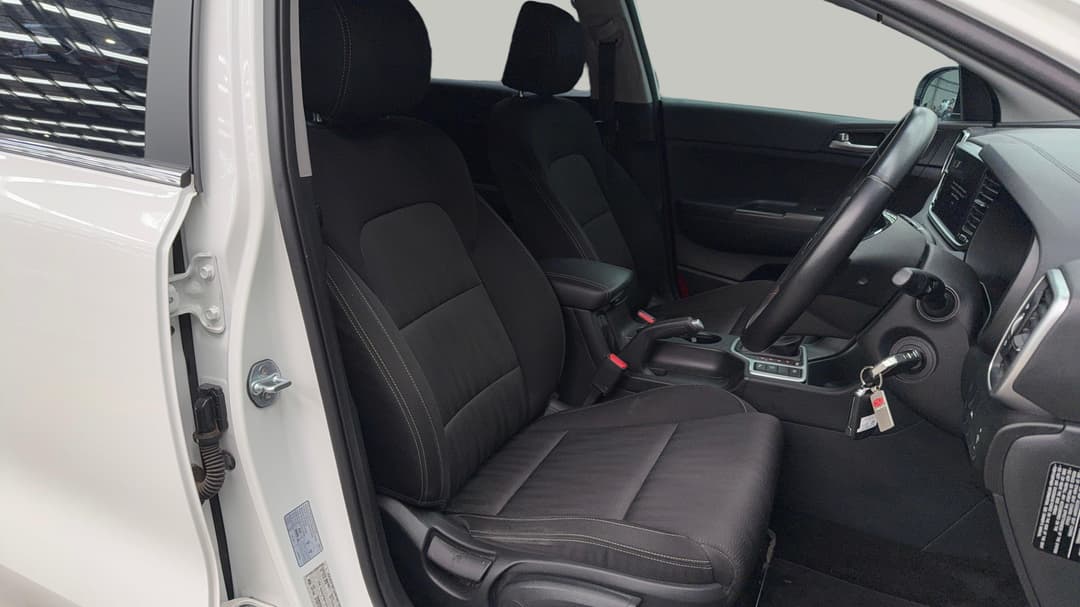 2020 Kia Sportage Sx (FWD), Automatic, 70882 km, Right Side Front Door Cabin View