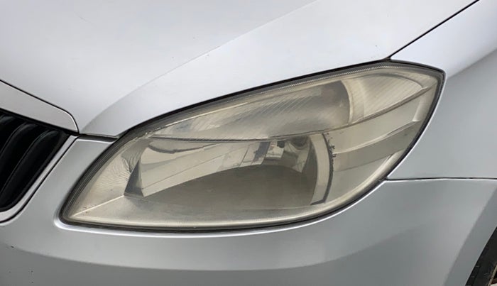2013 Skoda Rapid AMBITION 1.6 TDI CR MT, Diesel, Manual, 77,104 km, Left headlight - Minor scratches