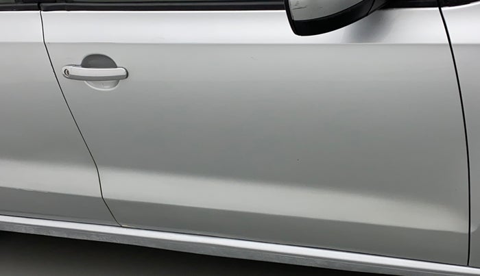 2013 Skoda Rapid AMBITION 1.6 TDI CR MT, Diesel, Manual, 77,104 km, Driver-side door - Paint has faded