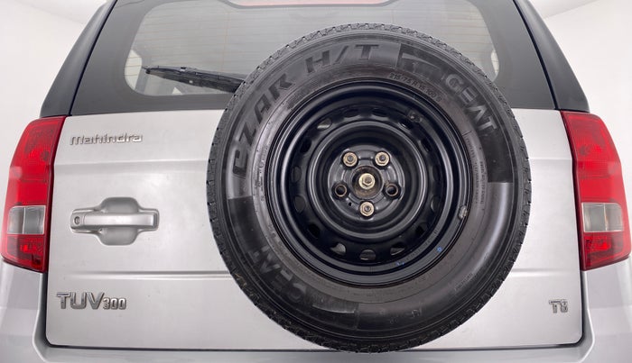 2016 Mahindra TUV300 T8, Diesel, Manual, 76,125 km, Spare Tyre