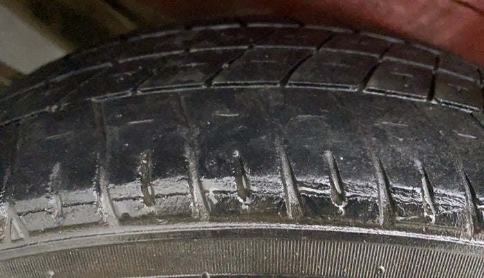 2016 Maruti Wagon R Stingray VXI OPT, Petrol, Manual, 27,511 km, Right Rear Tyre Tread