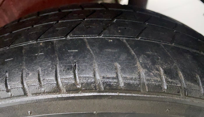 2016 Maruti Wagon R Stingray VXI OPT, Petrol, Manual, 27,511 km, Left Rear Tyre Tread
