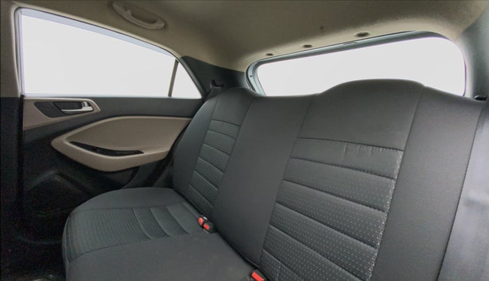 2018 Hyundai Elite i20 Magna Executive 1.2, Petrol, Manual, 22,103 km, Right Side Rear Door Cabin