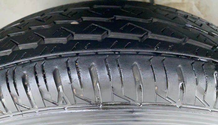 2018 Maruti Alto 800 LXI, Petrol, Manual, 44,075 km, Left Front Tyre Tread