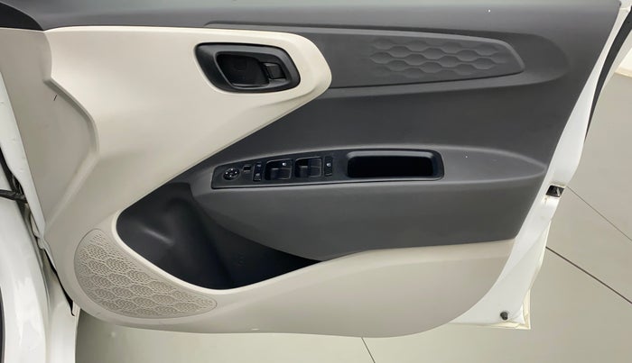 2021 Hyundai AURA S 1.2 CNG, CNG, Manual, 37,737 km, Driver Side Door Panels Control
