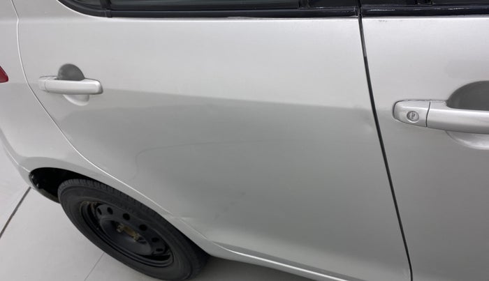 2012 Maruti Swift VXI, Petrol, Manual, 84,323 km, Right rear door - Slightly dented