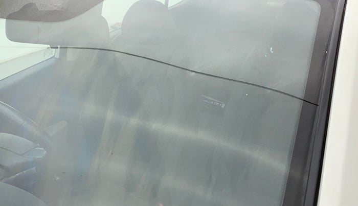 2016 Hyundai Grand i10 ASTA (O) 1.2 KAPPA VTVT, Petrol, Manual, 32,353 km, Front windshield - Minor spot on windshield