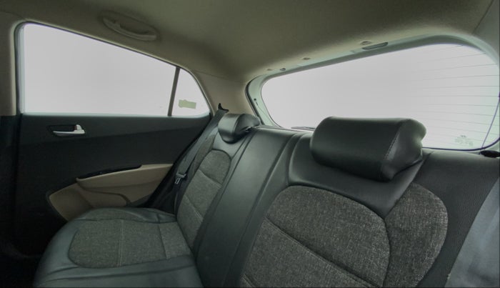 2016 Hyundai Grand i10 ASTA (O) 1.2 KAPPA VTVT, Petrol, Manual, 32,353 km, Right Side Rear Door Cabin