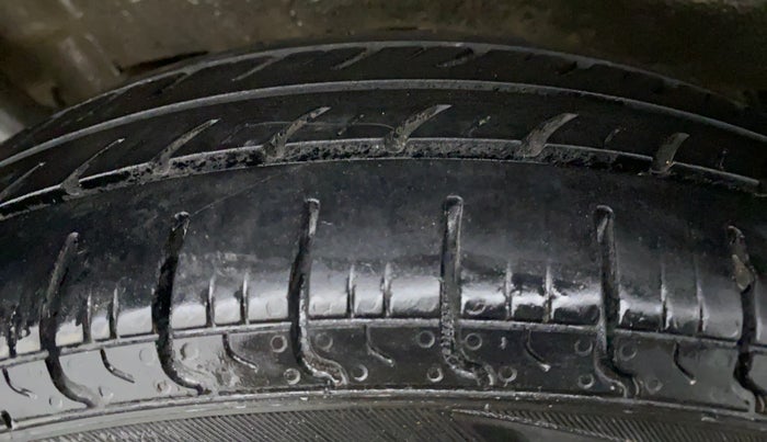 2017 Maruti Wagon R 1.0 LXI CNG, CNG, Manual, 89,038 km, Left Rear Tyre Tread