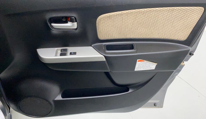 2017 Maruti Wagon R 1.0 LXI CNG, CNG, Manual, 89,038 km, Driver Side Door Panels Control