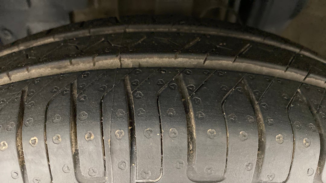 Left Front Tyre Tread