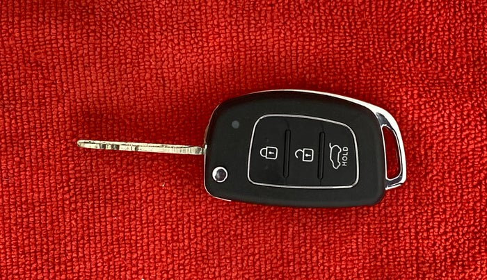 2014 Hyundai Xcent S 1.2, Petrol, Manual, 88,848 km, Lock system - Remote key minor damage