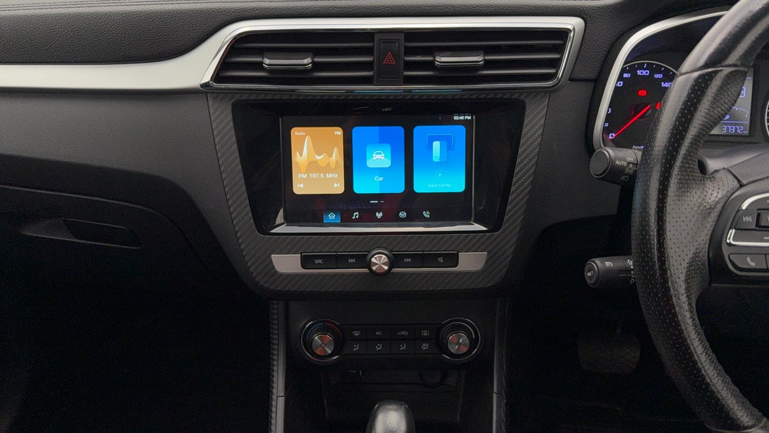 2022 MG ZS Excite, Automatic, 37372 km, Center Console