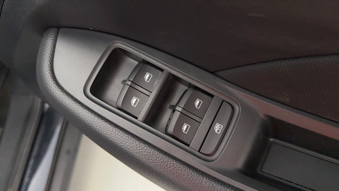 2022 MG ZS Excite, Automatic, 37372 km, Drivers Side Door Panel Controls