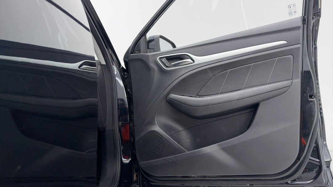 2022 MG ZS Excite, Automatic, 37372 km, Speaker View