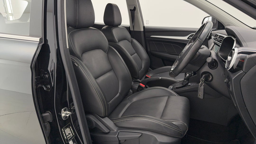 2022 MG ZS Excite, Automatic, 37372 km, Right Side Front Door Cabin View