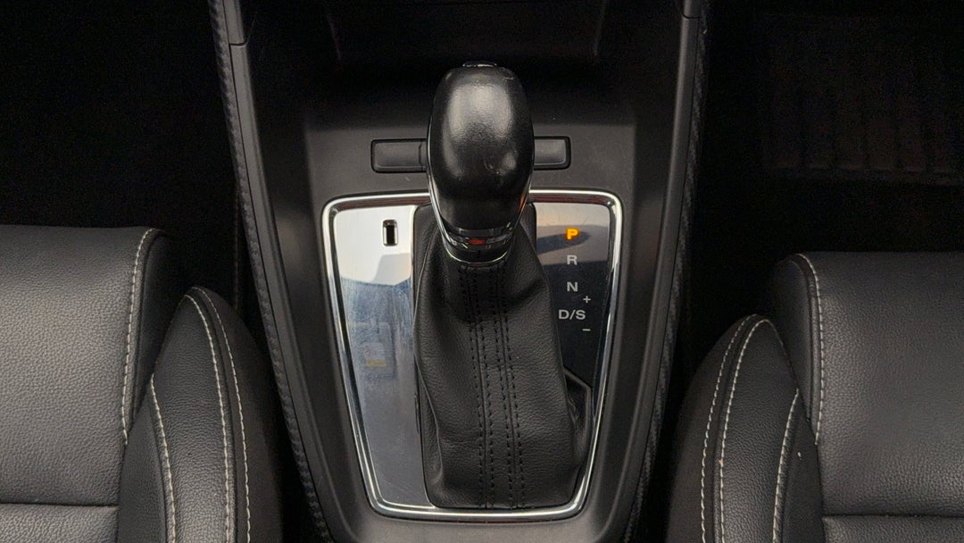 2022 MG ZS Excite, Automatic, 37372 km, Gear Lever 