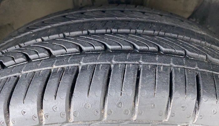 2015 Hyundai Elite i20 ASTA 1.2, Petrol, Manual, 41,230 km, Right Front Tyre Tread