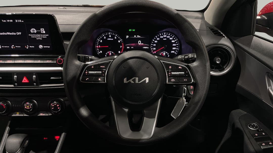 2024 Kia Cerato S, Automatic, 17864 km, Steering Wheel Close-up